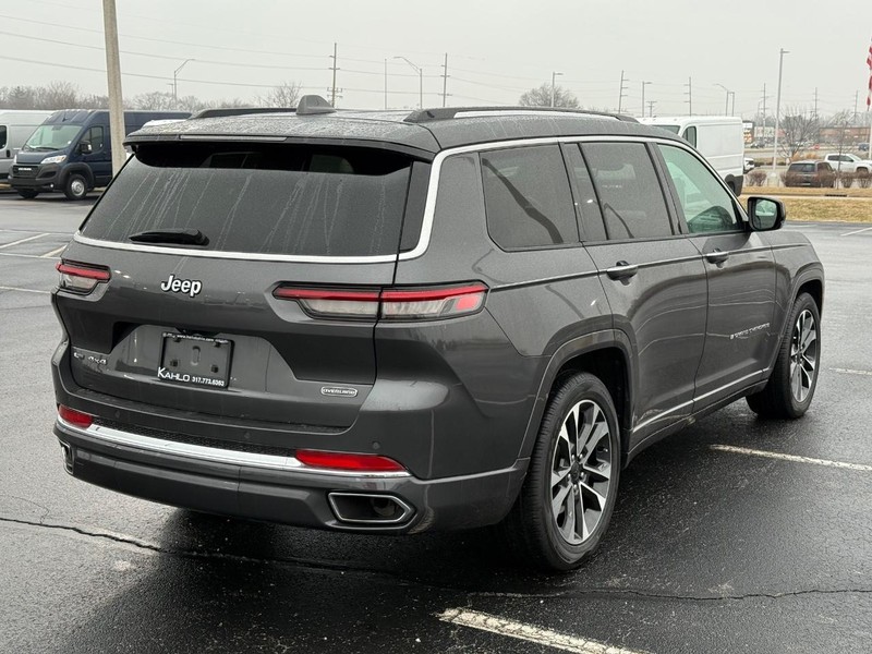 Jeep Grand Cherokee L Vehicle Full-screen Gallery Image 3