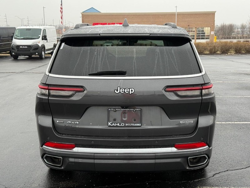 Jeep Grand Cherokee L Vehicle Full-screen Gallery Image 4
