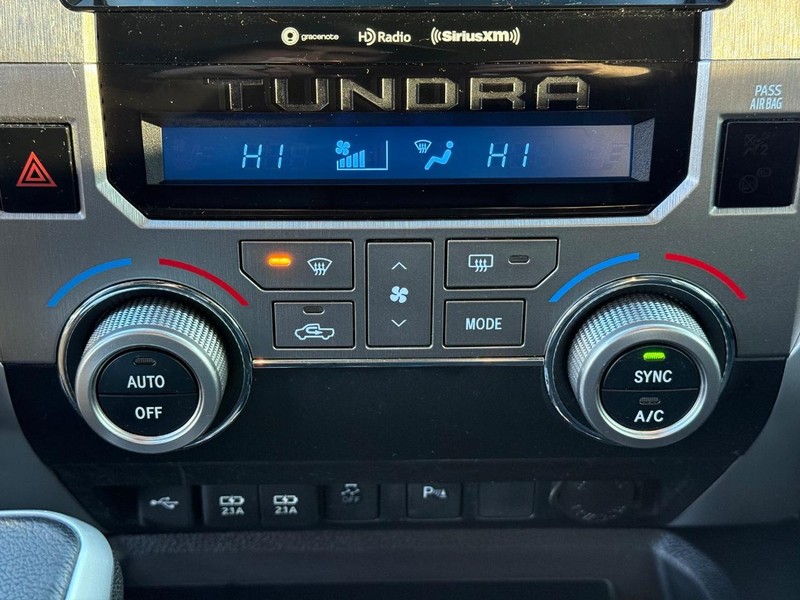 Toyota Tundra 4WD Vehicle Full-screen Gallery Image 24