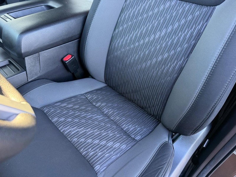 Toyota Tundra 4WD Vehicle Full-screen Gallery Image 29