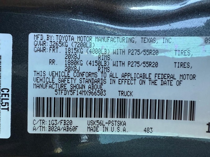 Toyota Tundra 4WD Vehicle Full-screen Gallery Image 30