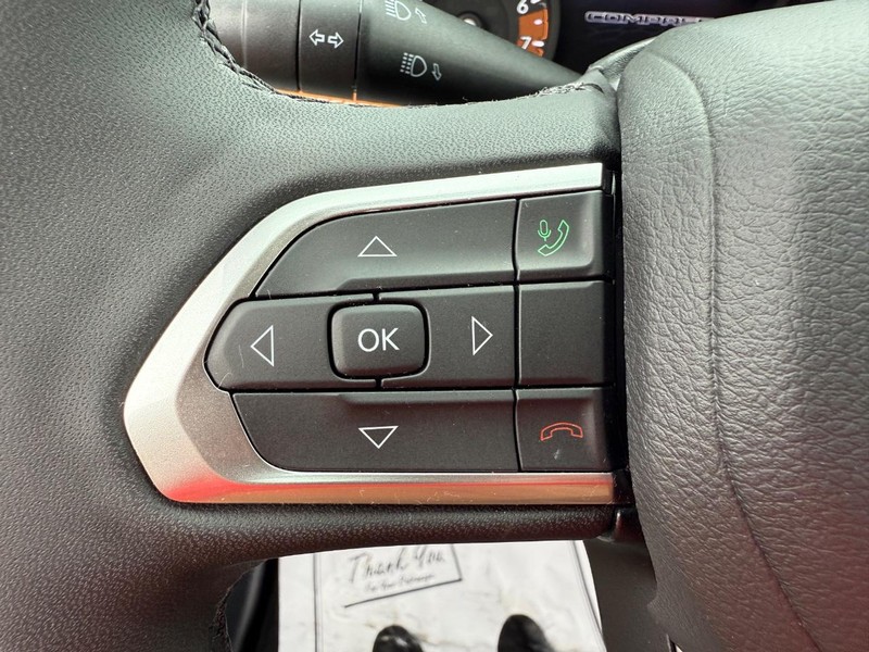 Jeep Compass Vehicle Full-screen Gallery Image 20