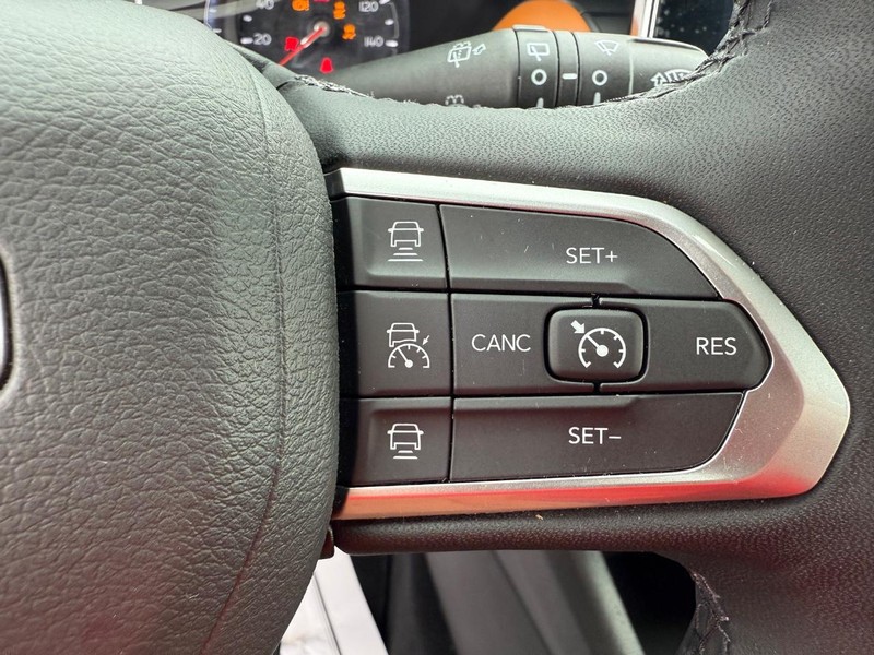 Jeep Compass Vehicle Full-screen Gallery Image 21