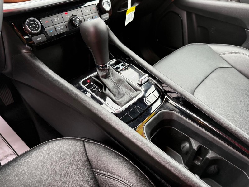 Jeep Compass Vehicle Full-screen Gallery Image 26