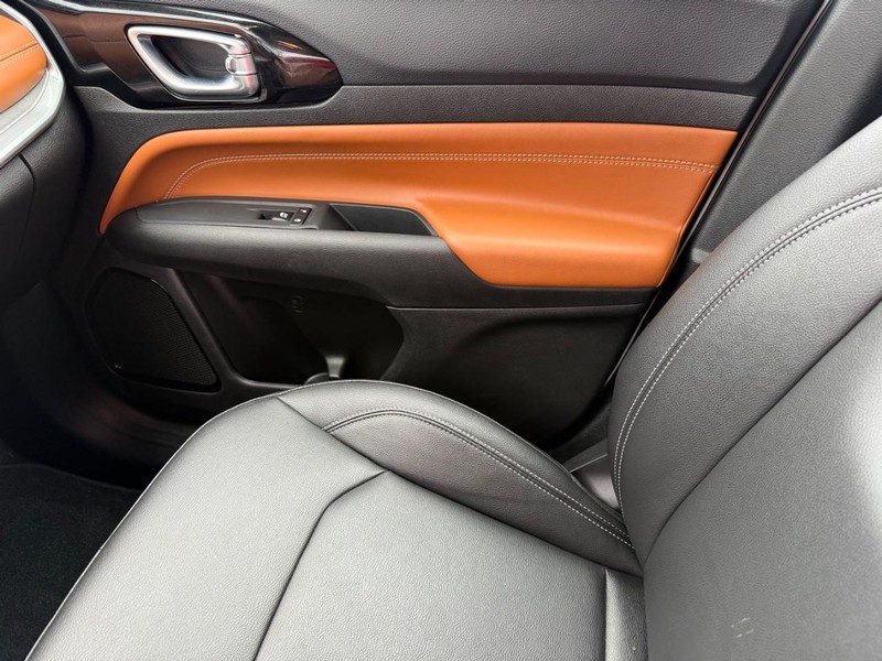 Jeep Compass Vehicle Full-screen Gallery Image 27