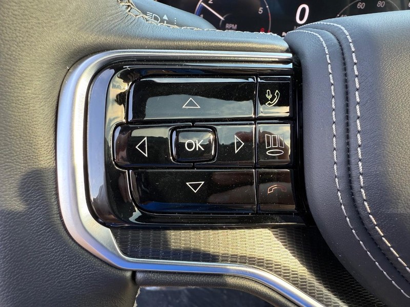 Jeep Grand Wagoneer Vehicle Full-screen Gallery Image 22