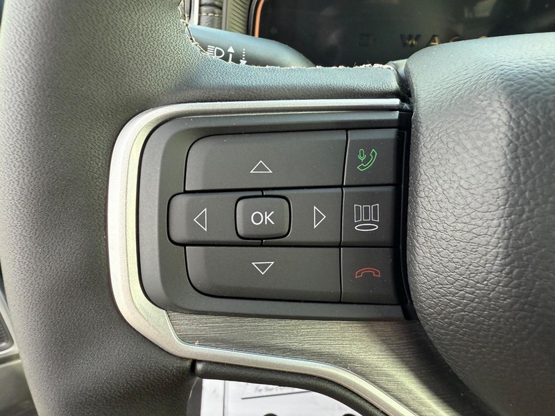 Jeep Grand Wagoneer L Vehicle Full-screen Gallery Image 21