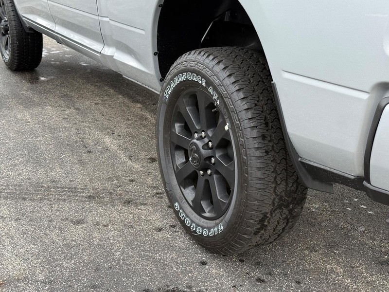 Ram 2500 Vehicle Full-screen Gallery Image 6