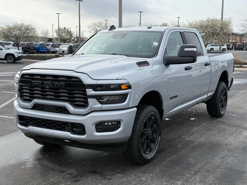 Ram 2500 Vehicle Full-screen Gallery Image 8