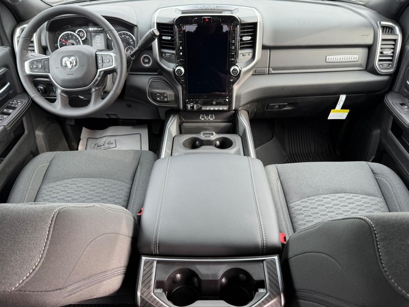 Ram 2500 Vehicle Full-screen Gallery Image 12