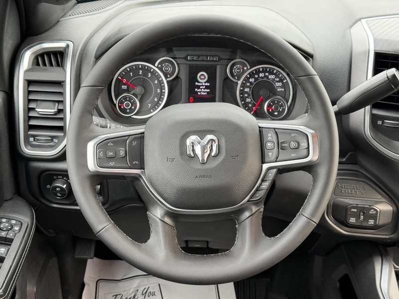 Ram 2500 Vehicle Full-screen Gallery Image 13
