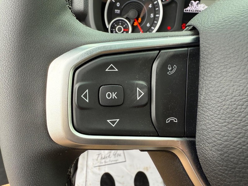 Ram 2500 Vehicle Full-screen Gallery Image 19