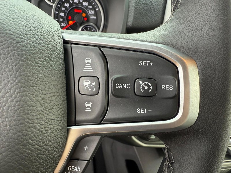 Ram 2500 Vehicle Full-screen Gallery Image 20