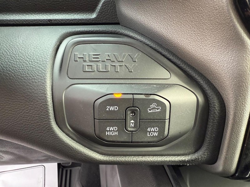 Ram 2500 Vehicle Full-screen Gallery Image 22