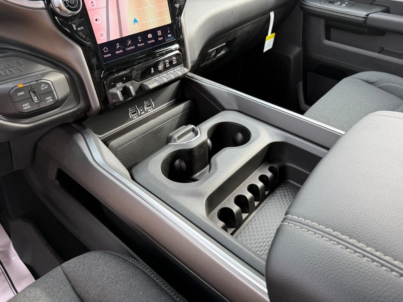 Ram 2500 Vehicle Full-screen Gallery Image 25