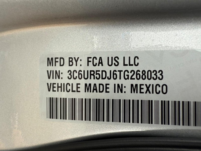 Ram 2500 Vehicle Full-screen Gallery Image 30