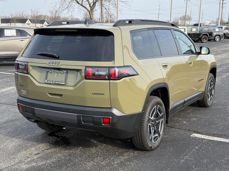 Jeep Cherokee Vehicle Full-screen Gallery Image 3