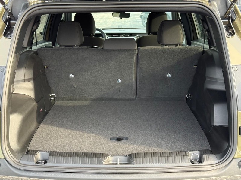 Jeep Cherokee Vehicle Full-screen Gallery Image 7