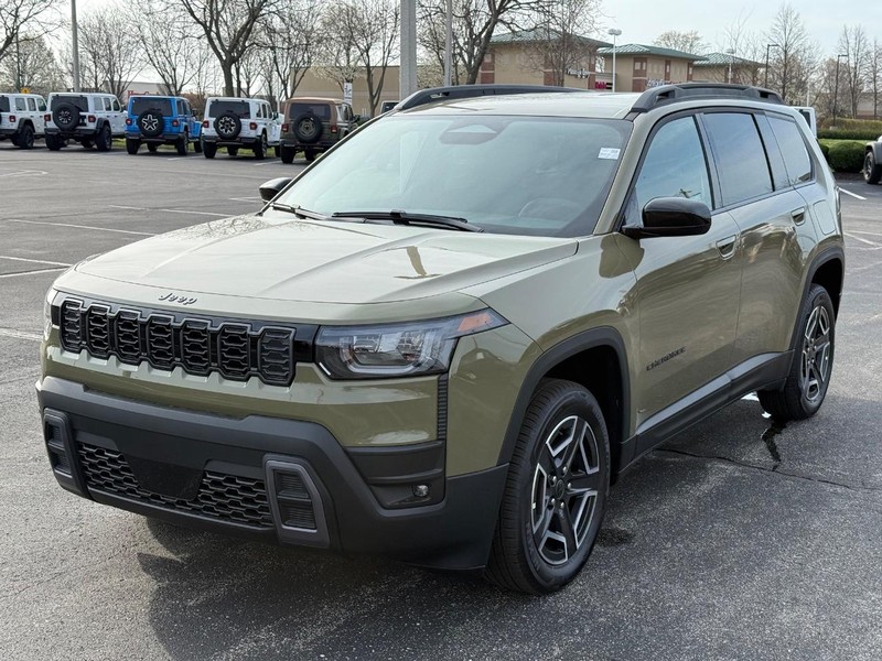 Jeep Cherokee Vehicle Full-screen Gallery Image 8