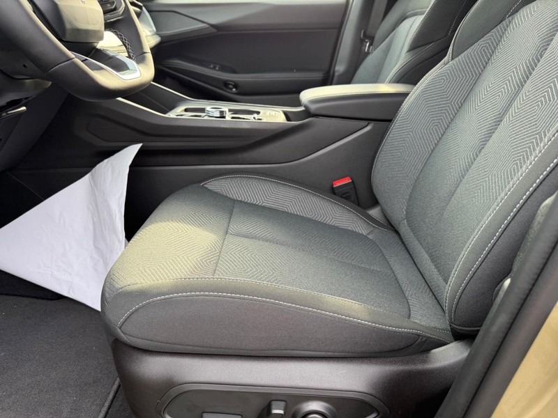 Jeep Cherokee Vehicle Full-screen Gallery Image 17