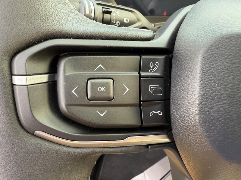 Jeep Cherokee Vehicle Full-screen Gallery Image 19
