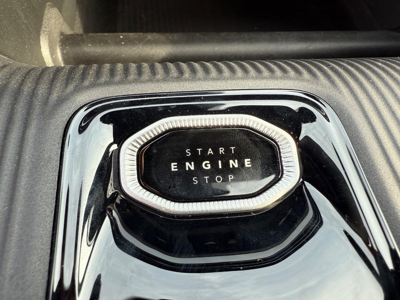 Jeep Cherokee Vehicle Full-screen Gallery Image 21
