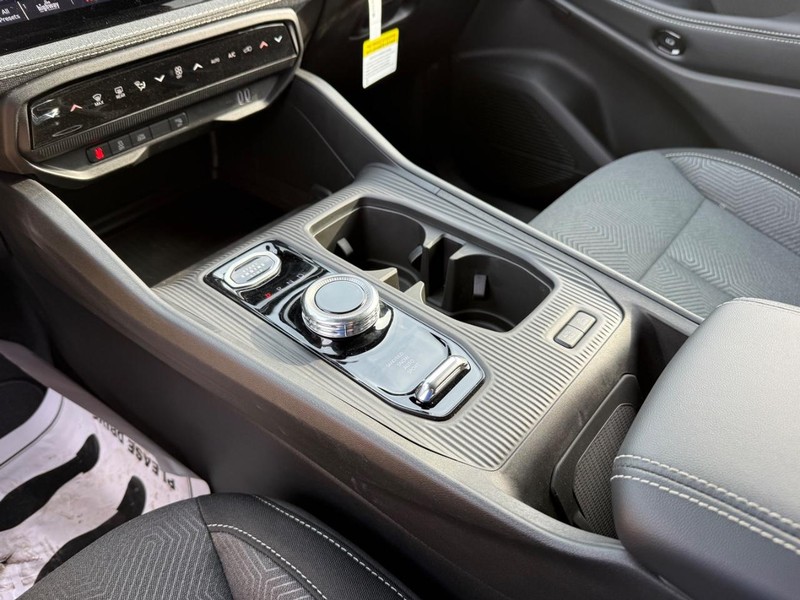 Jeep Cherokee Vehicle Full-screen Gallery Image 24