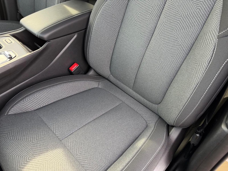 Jeep Cherokee Vehicle Full-screen Gallery Image 29