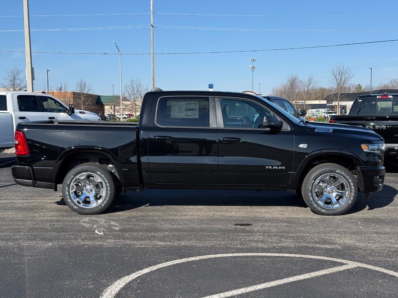 Ram 1500 Vehicle Full-screen Gallery Image 2