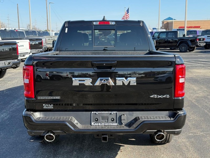 Ram 1500 Vehicle Full-screen Gallery Image 4