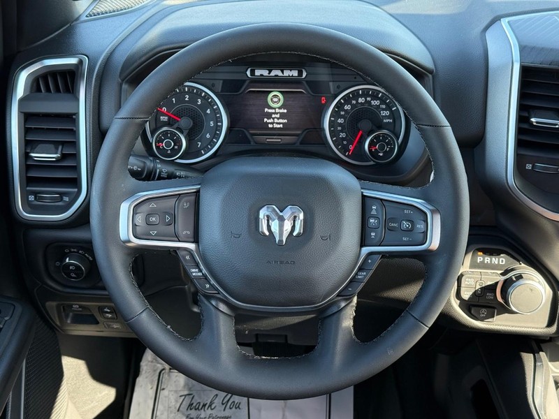 Ram 1500 Vehicle Full-screen Gallery Image 13