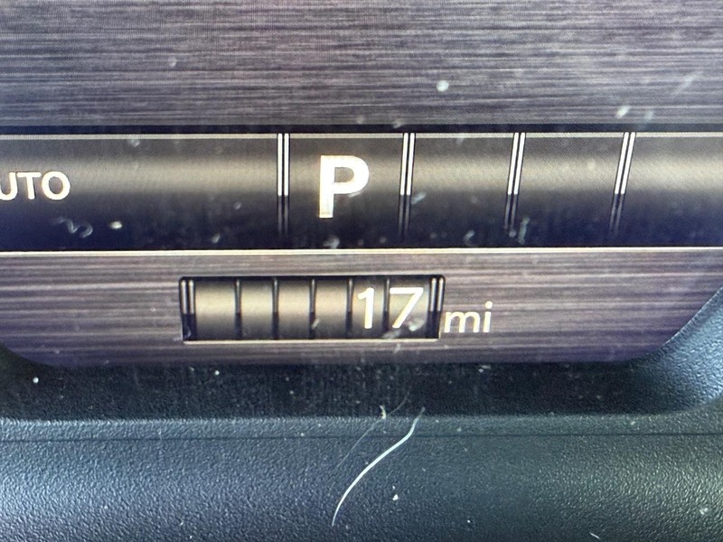 Ram 1500 Vehicle Full-screen Gallery Image 27
