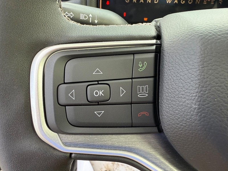 Jeep Grand Wagoneer Vehicle Full-screen Gallery Image 22