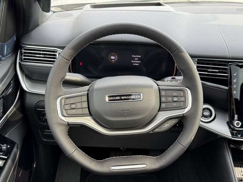Jeep Grand Wagoneer L Vehicle Full-screen Gallery Image 16