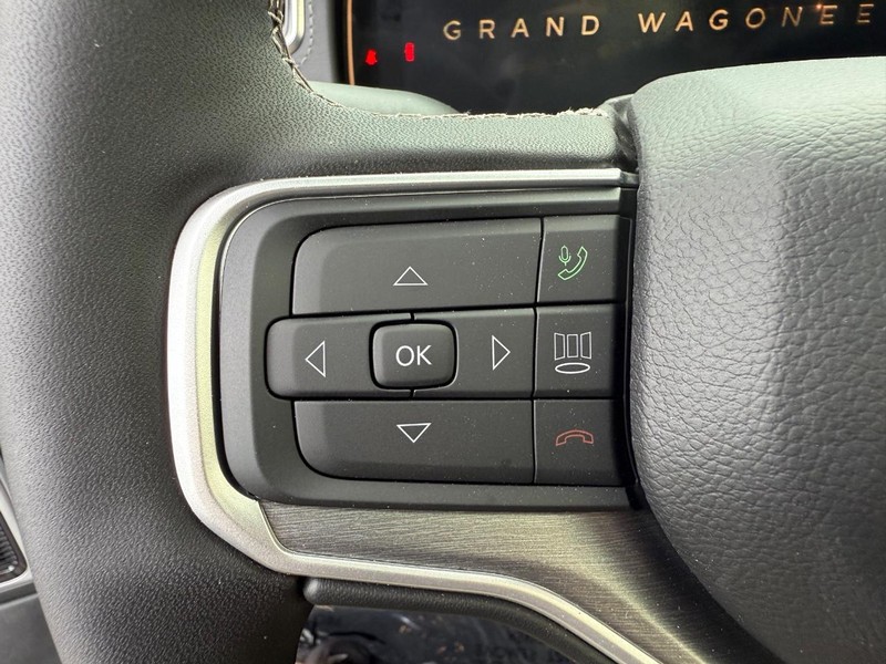 Jeep Grand Wagoneer Vehicle Full-screen Gallery Image 23
