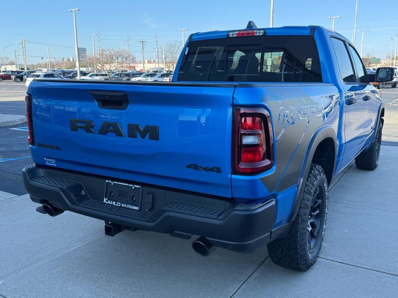 Ram 1500 Vehicle Full-screen Gallery Image 3