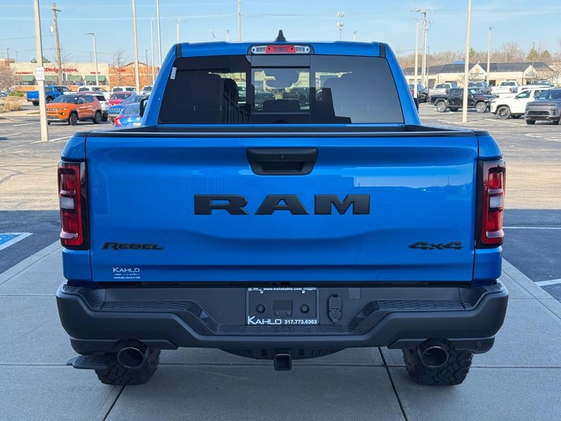Ram 1500 Vehicle Full-screen Gallery Image 4