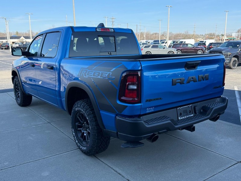 Ram 1500 Vehicle Full-screen Gallery Image 5