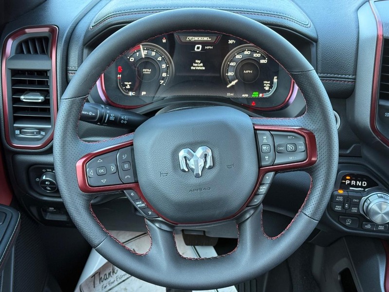 Ram 1500 Vehicle Full-screen Gallery Image 14