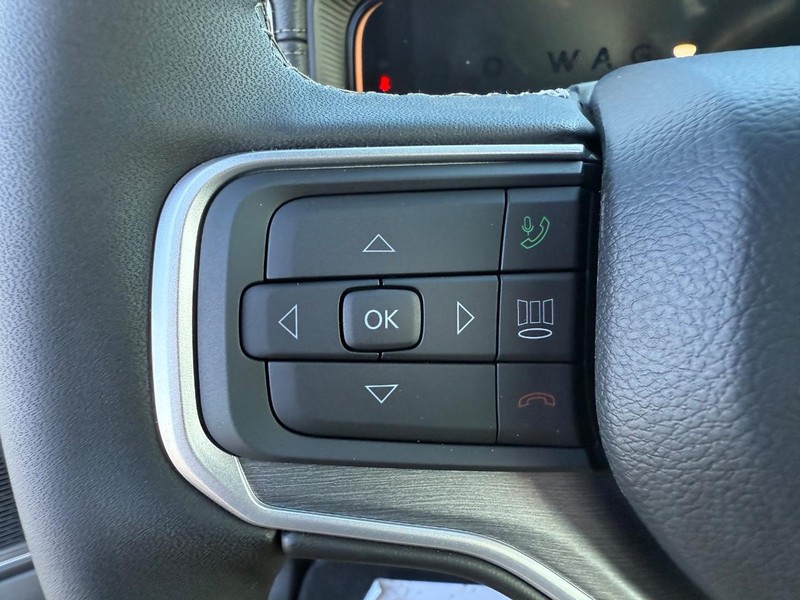 Jeep Grand Wagoneer Vehicle Full-screen Gallery Image 21