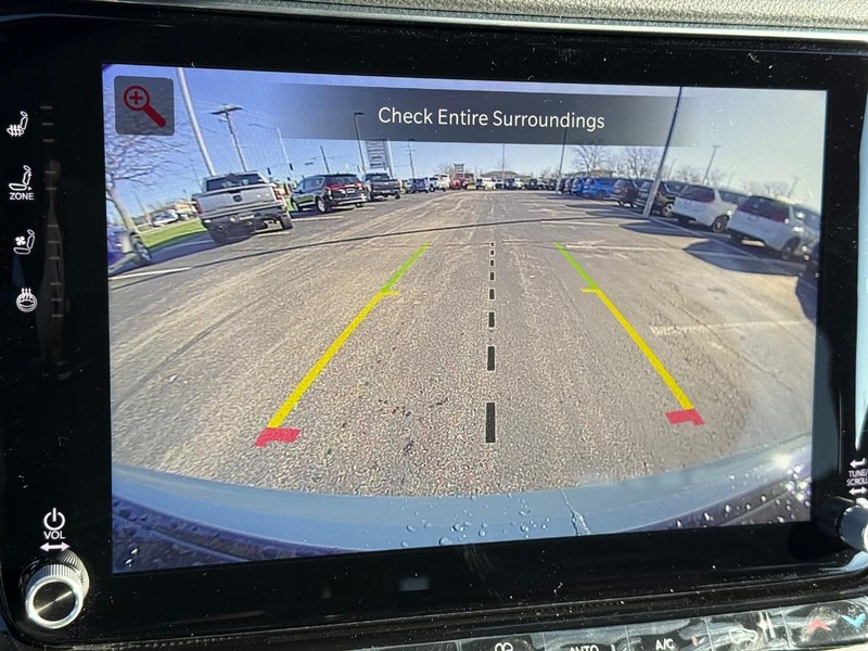 Jeep Grand Wagoneer Vehicle Full-screen Gallery Image 25