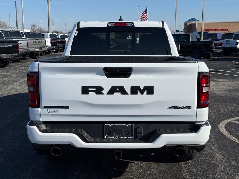Ram 1500 Vehicle Full-screen Gallery Image 4