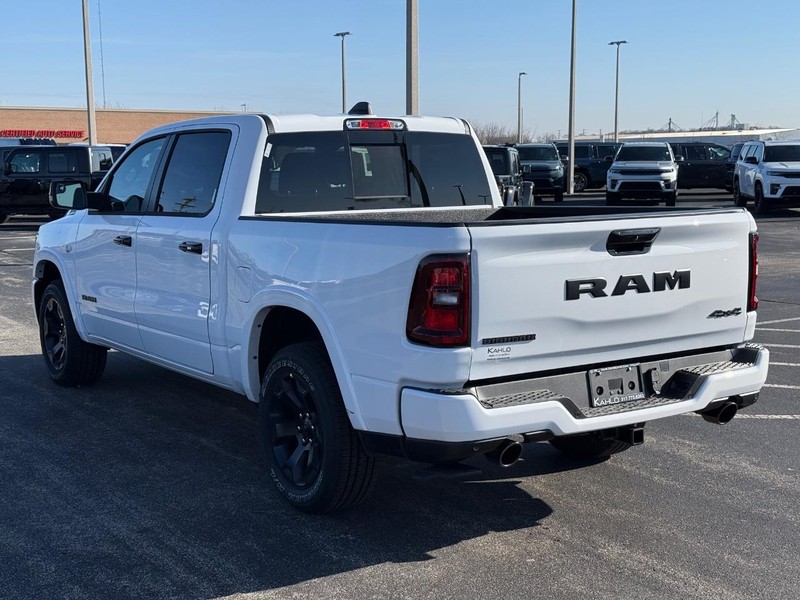 Ram 1500 Vehicle Full-screen Gallery Image 5