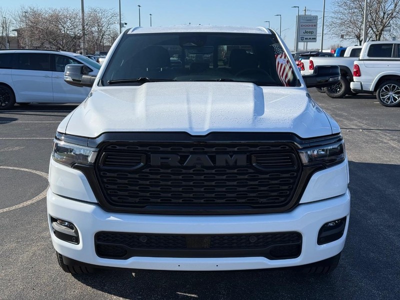 Ram 1500 Vehicle Full-screen Gallery Image 9