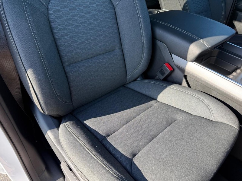Ram 1500 Vehicle Full-screen Gallery Image 15