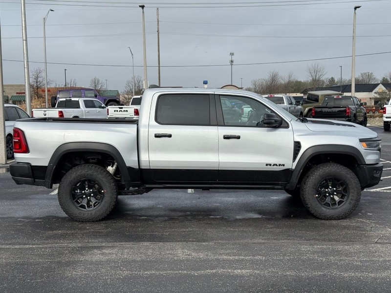 Ram 1500 Vehicle Full-screen Gallery Image 2
