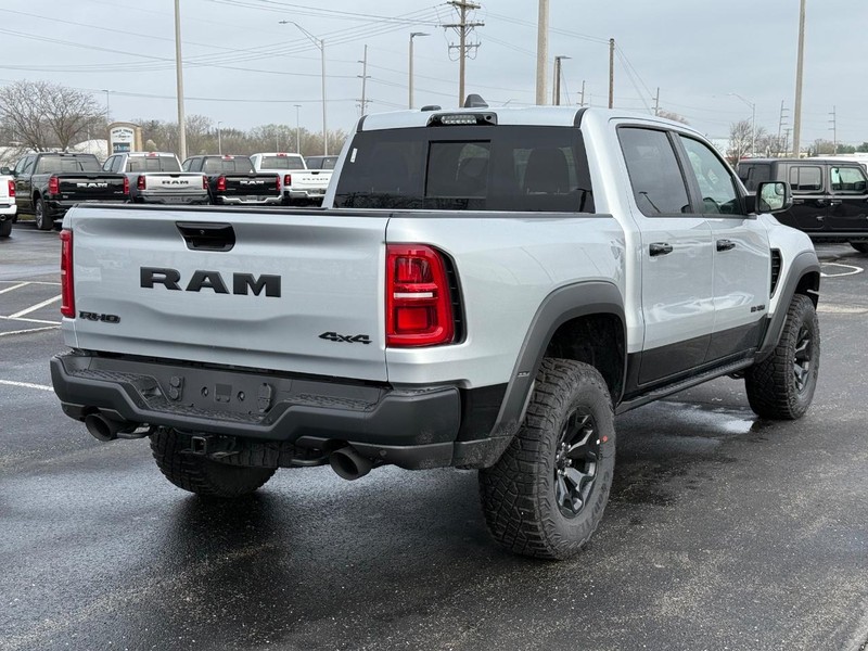 Ram 1500 Vehicle Full-screen Gallery Image 3