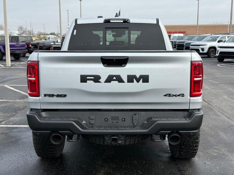 Ram 1500 Vehicle Full-screen Gallery Image 4