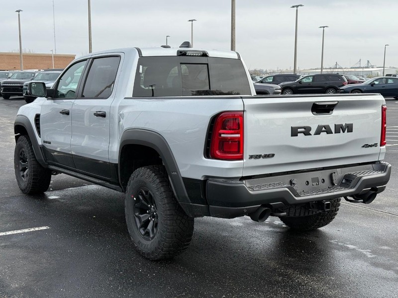 Ram 1500 Vehicle Full-screen Gallery Image 5