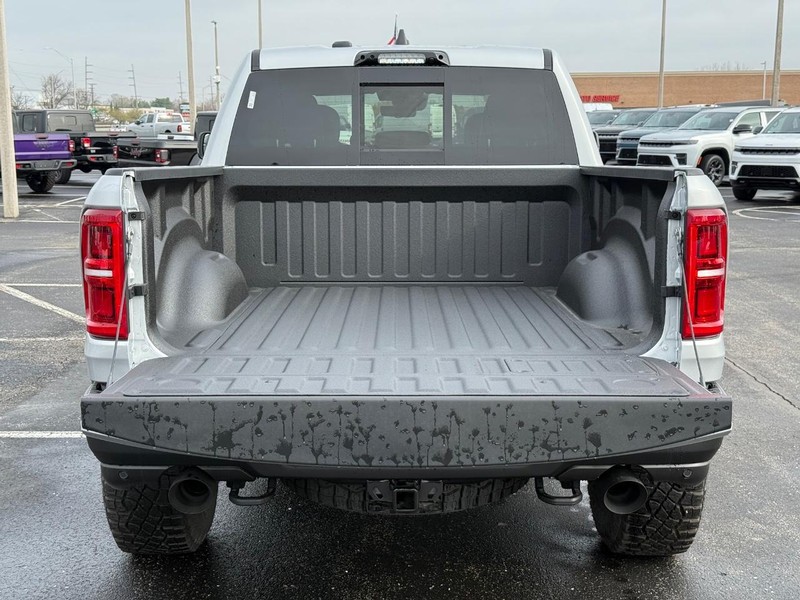 Ram 1500 Vehicle Full-screen Gallery Image 7
